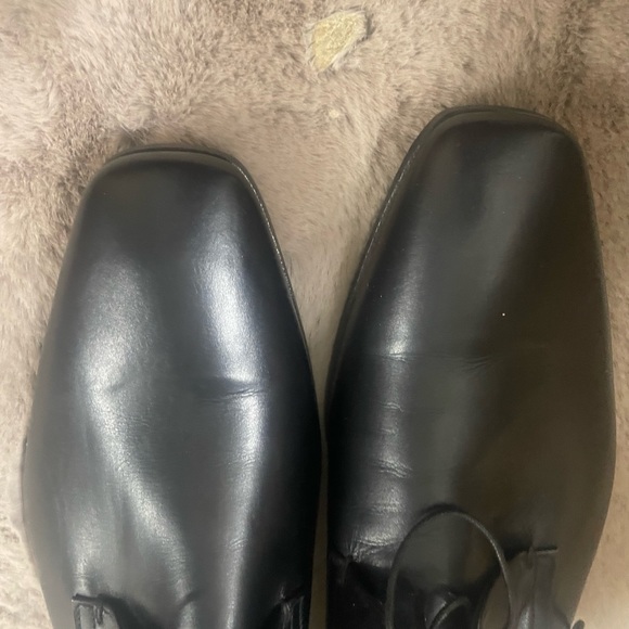 PRADA MENS Lace up leather dress shoe. - Picture 4 of 4